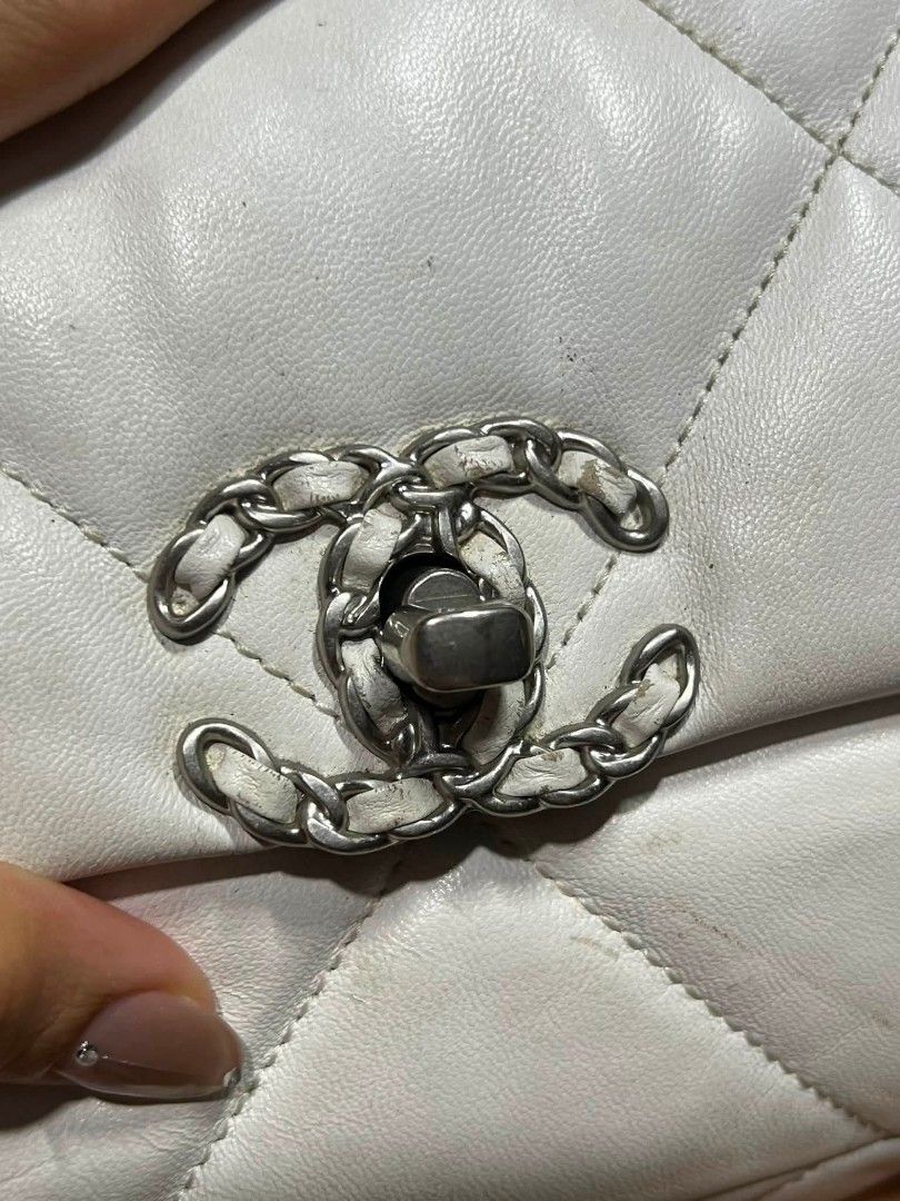 Chanel White Lambskin 19 Line Shoulder Bag (Category: Luxury Bags & Wallets) located in Sorsogon. Submitted by ukay_finds9.9 (Listing ID 1469271997, Image 3). Description: Open for counter offer.