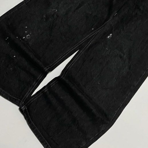 CHARCOAL BLACK BAGGY DENIM PANTS✨ (Category: Jeans) located in Bulacan. Submitted by cris_thrifty (Listing ID 1469229713, Image 3). Description: ₱300 + shipping fee CHARCOAL BLACK BAGGY DENIM PANTS✨ Size 29 Length 40 Leg hole 11 Thigh 12.5 • need wash • good fittings • Heavy • stain • semi thick • semi hard • must buy it.