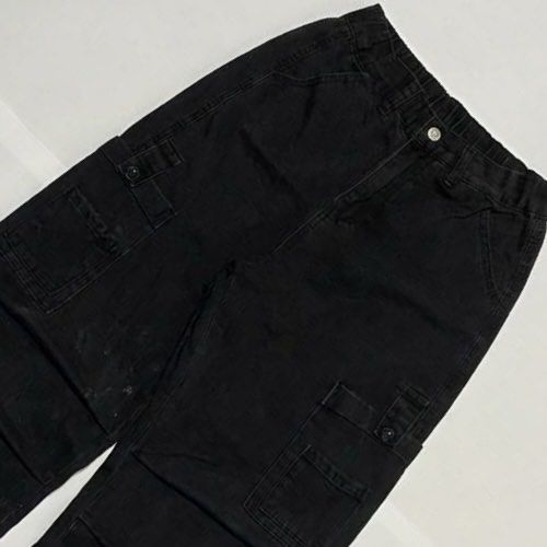 CHARCOAL BLACK BAGGY DENIM PANTS✨ (Category: Jeans) located in Bulacan. Submitted by cris_thrifty (Listing ID 1469231006, Image 2). Description: ₱300+sf CHARCOAL BLACK BAGGY DENIM PANTS✨ Size 27-32 (garterize backpart) Length 41.5 Leg hole 10 Thigh 12.5 • need wash • good fittings • Heavy • stain • semi thick • semi hard • must buy it.