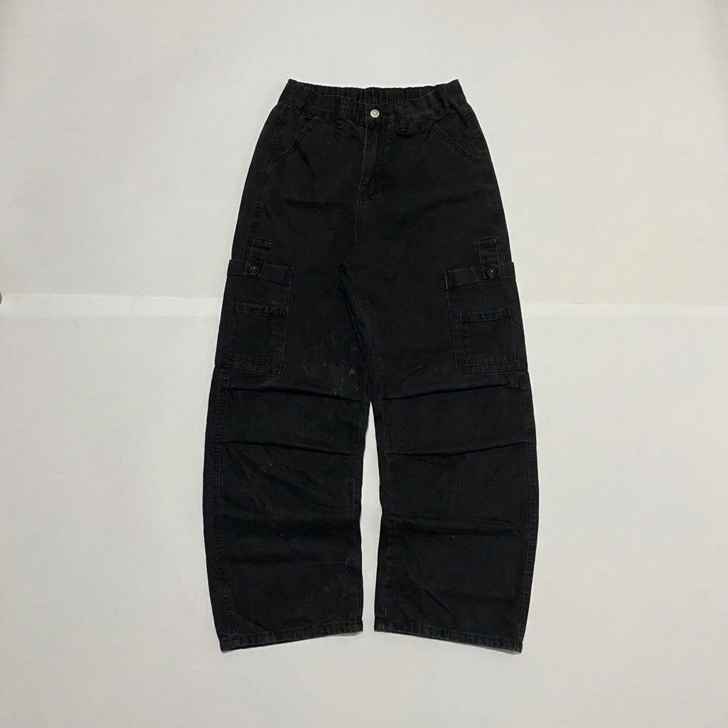 CHARCOAL BLACK BAGGY DENIM PANTS✨ (Category: Jeans) located in Bulacan. Submitted by cris_thrifty (Listing ID 1469231006, Image 1). Description: ₱300+sf CHARCOAL BLACK BAGGY DENIM PANTS✨ Size 27-32 (garterize backpart) Length 41.5 Leg hole 10 Thigh 12.5 • need wash • good fittings • Heavy • stain • semi thick • semi hard • must buy it.
