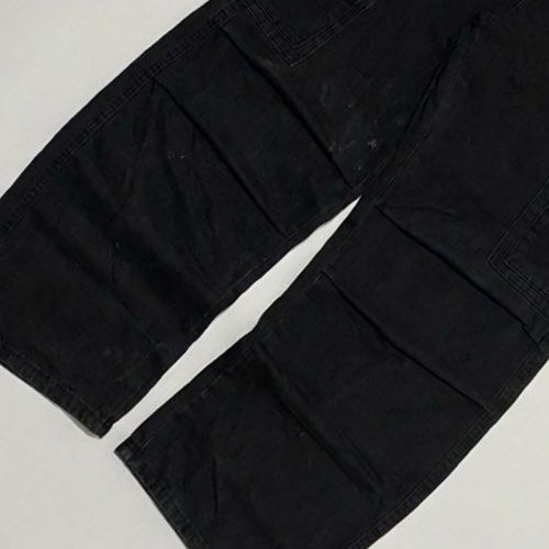 CHARCOAL BLACK BAGGY DENIM PANTS✨ (Category: Jeans) located in Bulacan. Submitted by cris_thrifty (Listing ID 1469231006, Image 3). Description: ₱300+sf CHARCOAL BLACK BAGGY DENIM PANTS✨ Size 27-32 (garterize backpart) Length 41.5 Leg hole 10 Thigh 12.5 • need wash • good fittings • Heavy • stain • semi thick • semi hard • must buy it.
