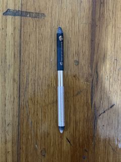(Category: ) located in . Submitted by decluttermakeupppppp (Listing ID 1469304471, Image 1). Description: .