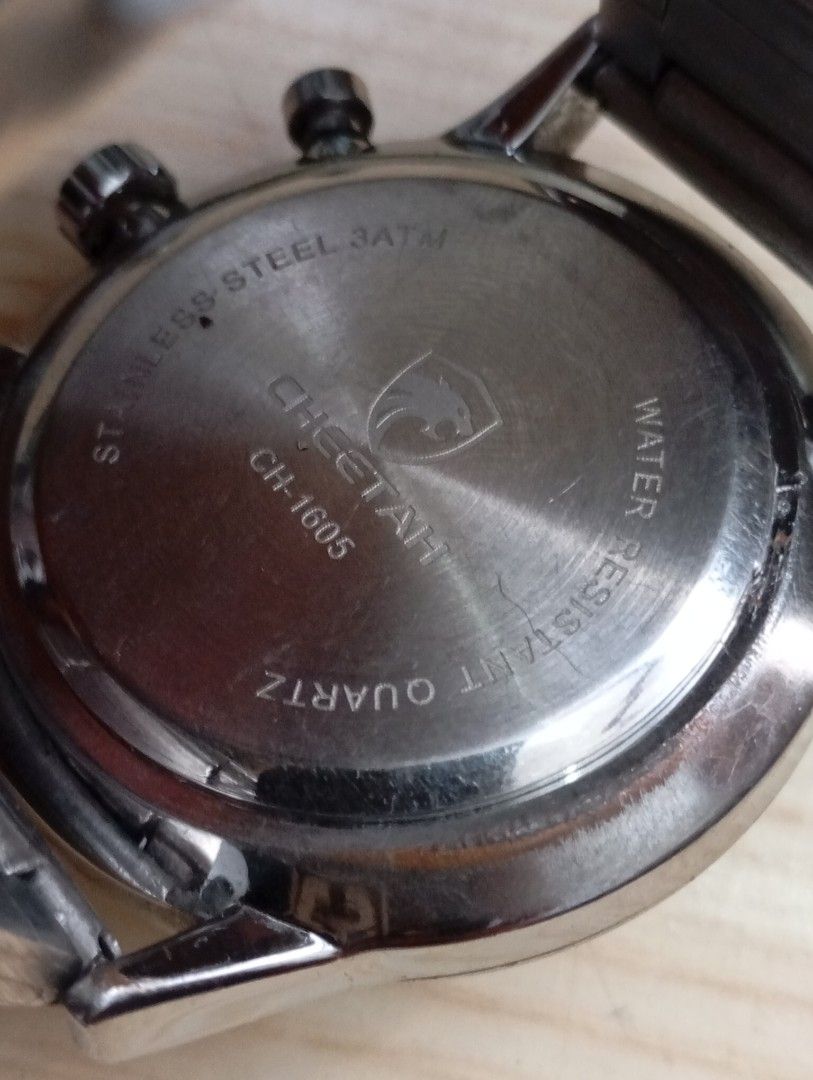 Cheetah chronograph (Category: Men's Watches) located in Las Pinas. Submitted by quick_deals_great_finds2 (Listing ID 1469204259, Image 3). Description: Original good working condition Quartz chronograph with battery 42mm Fits wrist size 6.8 inches.
