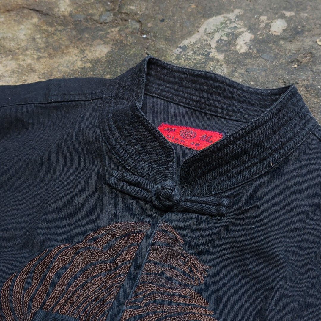 Chinese Archive (Category: Activewear) located in Manila. Submitted by thrifttriplangnigio (Listing ID 1469273967, Image 3). Description: Vintage Black Chinese Dragon Embroidered Jacket Very Good Condition No Issue W-22 L-28 MOP-GCASH/ UB BANK MOD-J&T LOC- NORTH CALOOCAN DM ME IF INTERESTED.