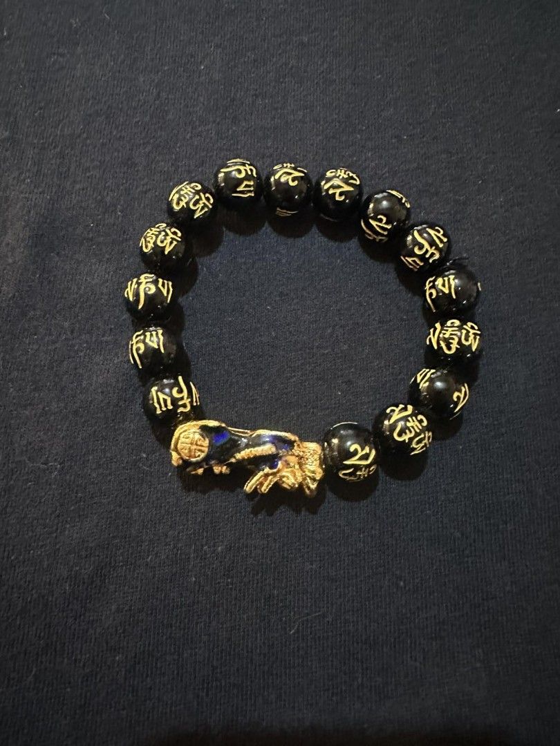 CHINESE PIXIU beaded bracelet attract wealth (Category: Luxury Accessories) located in Manila. Submitted by noblecrystal2026 (Listing ID 1469280323, Image 3). Description: Brandnew From China Chinese Pixiu beaded bracelet unisex Funshui talisman Attract wealth Protect assets Ward off negative energy PHP400.00 Ships nationwide.