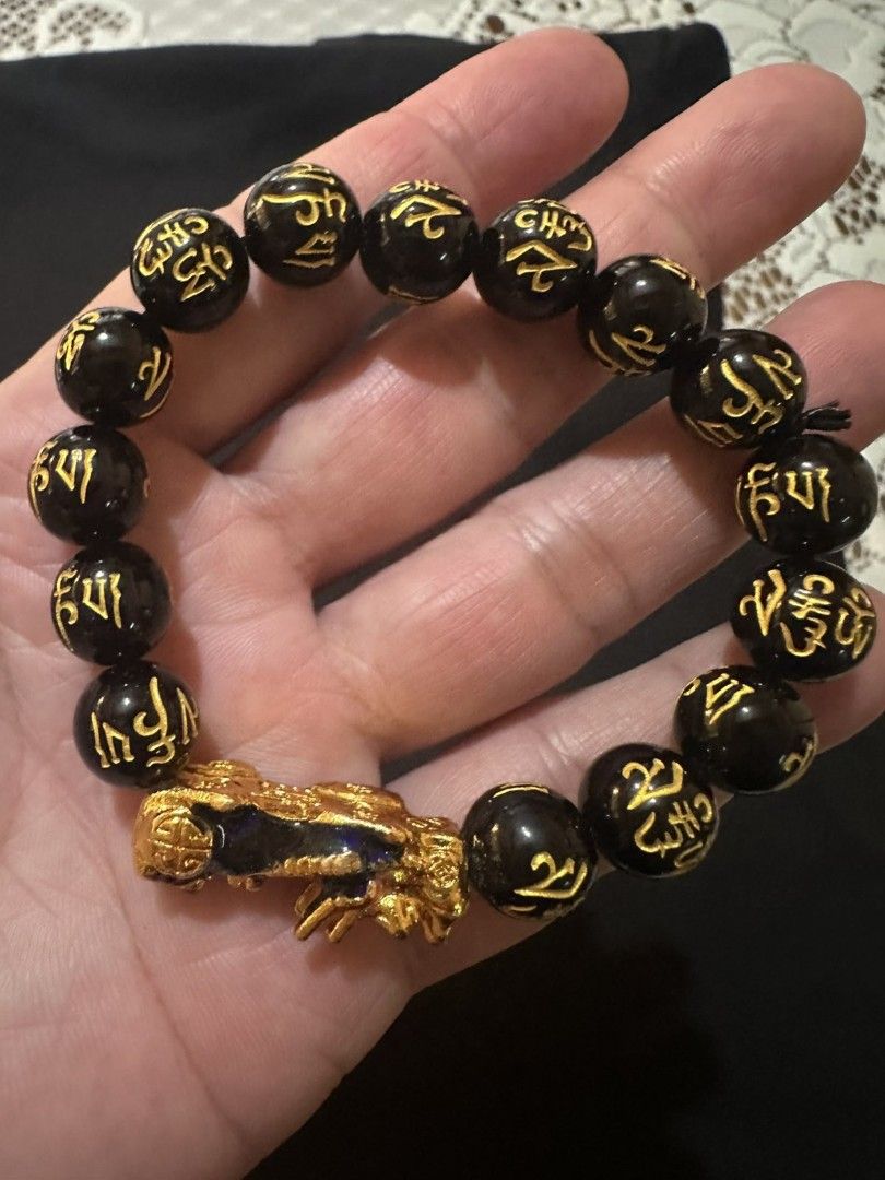 CHINESE PIXIU beaded bracelet attract wealth (Category: Luxury Accessories) located in Manila. Submitted by noblecrystal2026 (Listing ID 1469280323, Image 2). Description: Brandnew From China Chinese Pixiu beaded bracelet unisex Funshui talisman Attract wealth Protect assets Ward off negative energy PHP400.00 Ships nationwide.