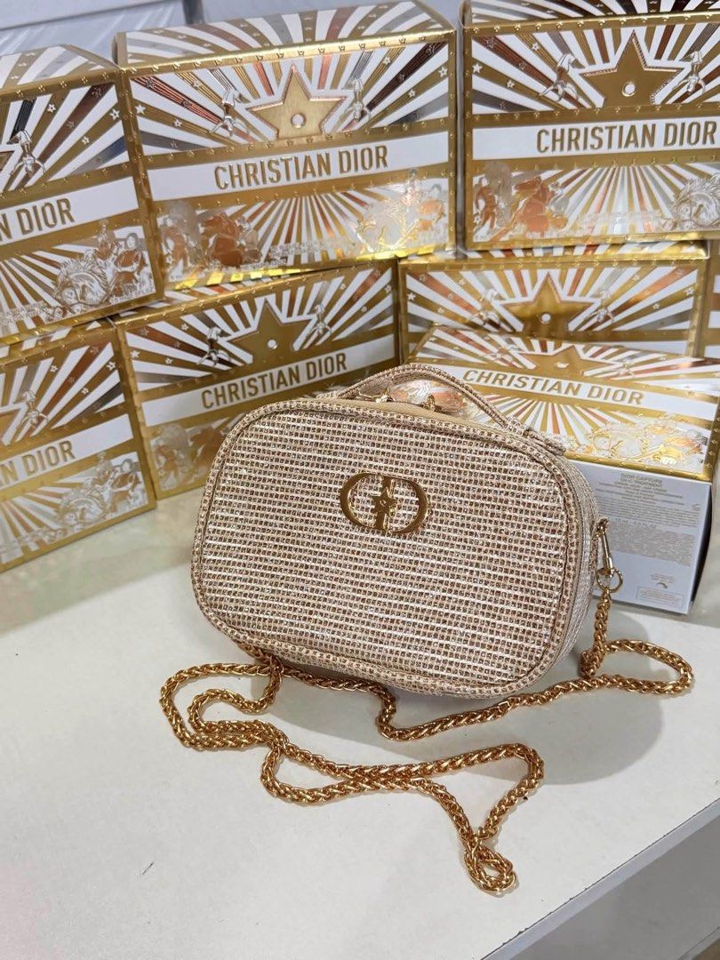 Christian dior mini sling (Category: Cross-body Bags) located in Manila. Submitted by avery.thing (Listing ID 1469234201, Image 1). Description: .