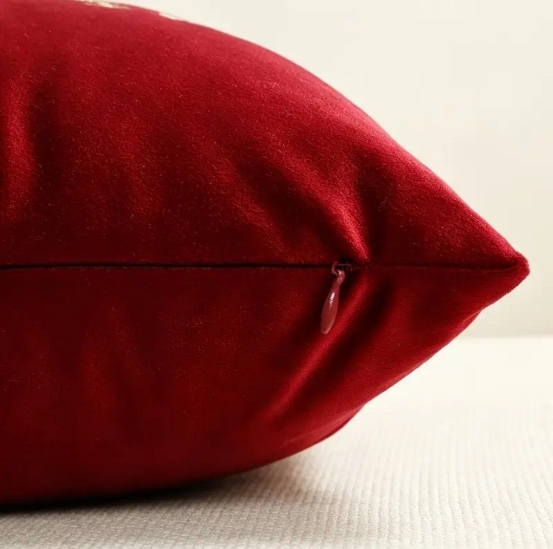 Christmas embroidered throw pillowcase (Category: Bedding & Towels) located in Cavite. Submitted by buywhatulove (Listing ID 1469196631, Image 3). Description: .