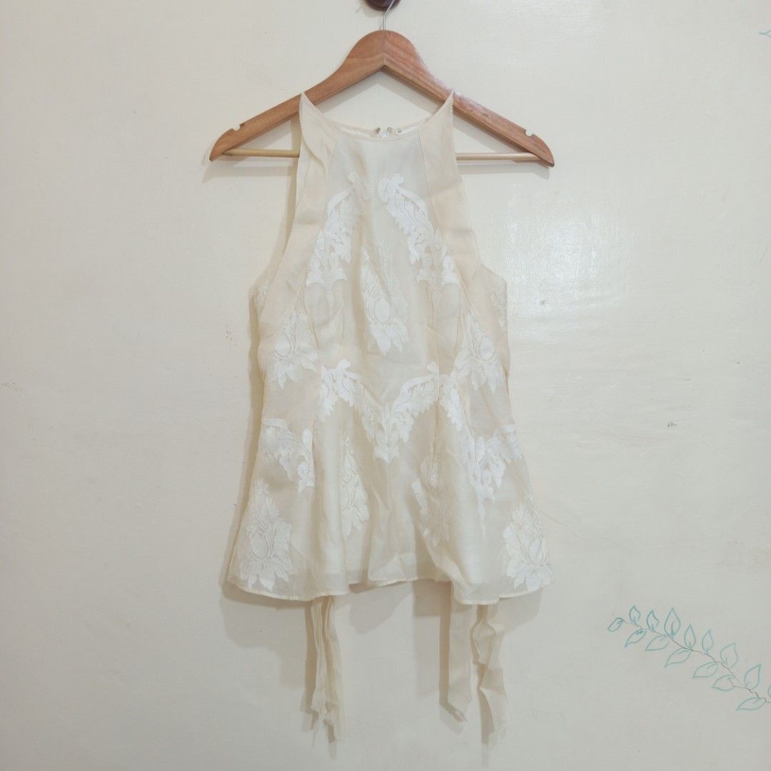 Classy top (Category: Sleeveless) located in Butuan. Submitted by thriftsalva_222 (Listing ID 1469350489, Image 1). Description: .