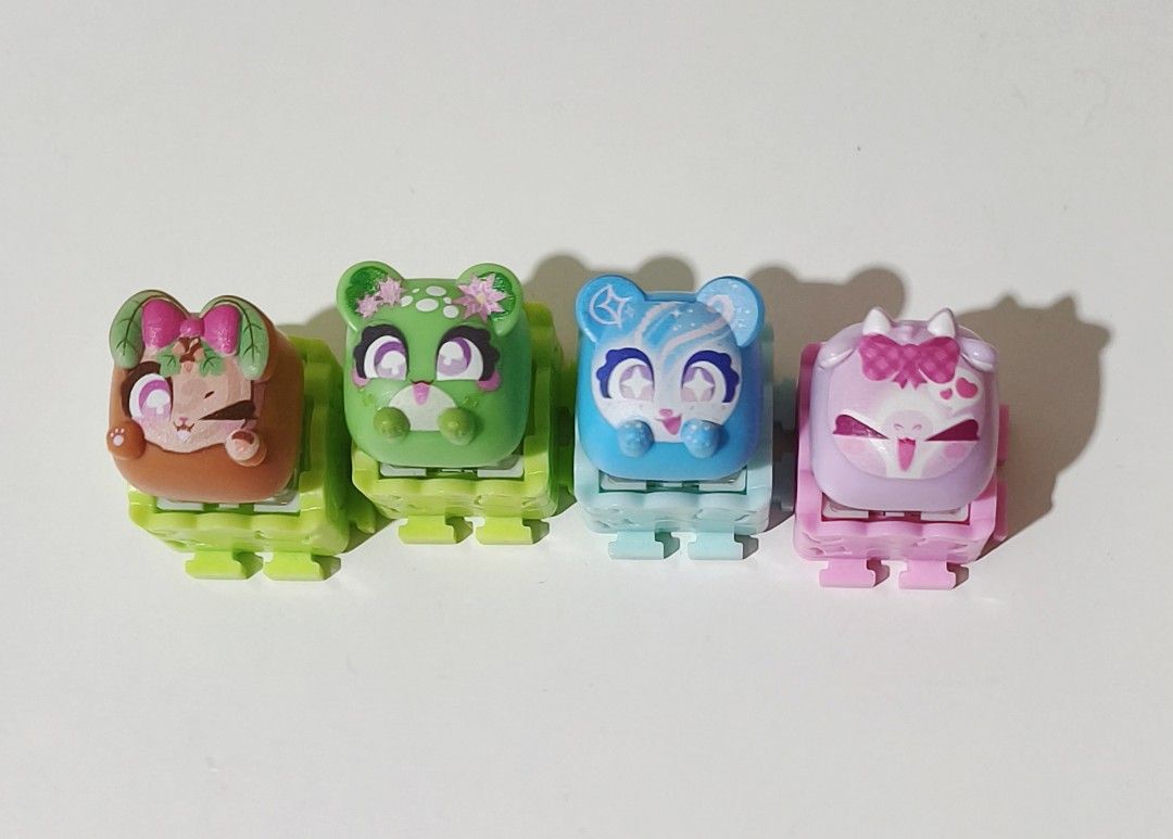 clickeez series 3 (Category: Designer & Blind Box Toys) located in Pasig City. Submitted by nicspicksss (Listing ID 1469182757, Image 1). Description: .