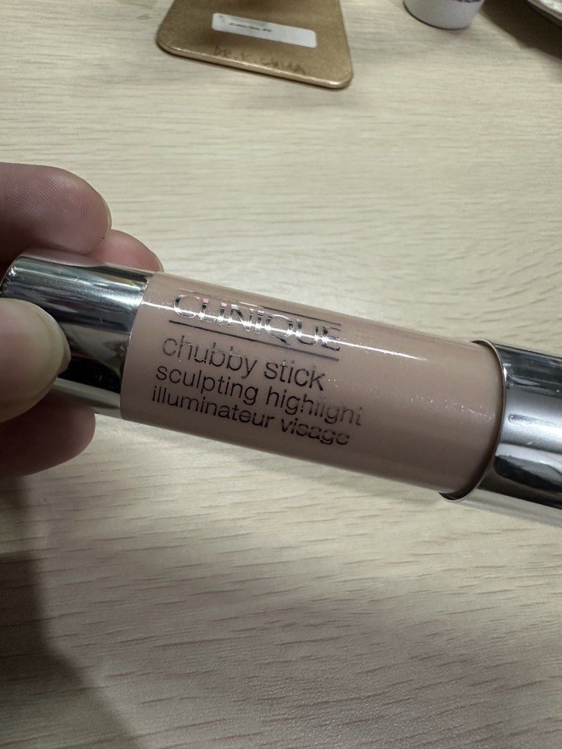 Clinique Chubby Stick Sculpting Highlight (Category: Makeup) located in Manila. Submitted by shopkriscloset (Listing ID 1469246975, Image 2). Description: Original Price: 2050 Used once only. Not a fan of makeup. Decluttering my preloved makeups ‼️PLEASE READ BEFORE PLACING AN OFFER -Please be patient and respectful. 🤗 If I don’t get to reply immediately, I might be working. - Please REFRAIN from making an offer if you do not intend to complete 
