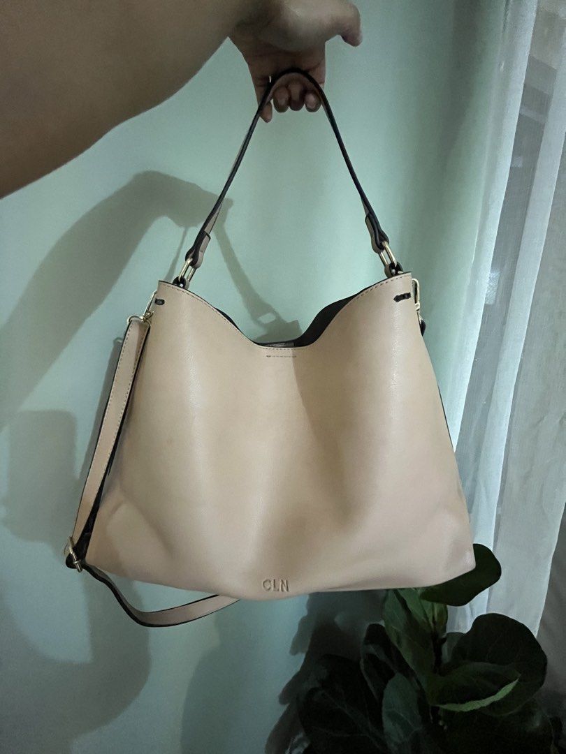 CLN Tote Bag Pink and Black (Category: Tote Bags) located in Makati City. Submitted by db0525 (Listing ID 1469306443, Image 3). Description: Brand: CLN Rfs: decluttering No issues, just needs ✨cleaning ✨.