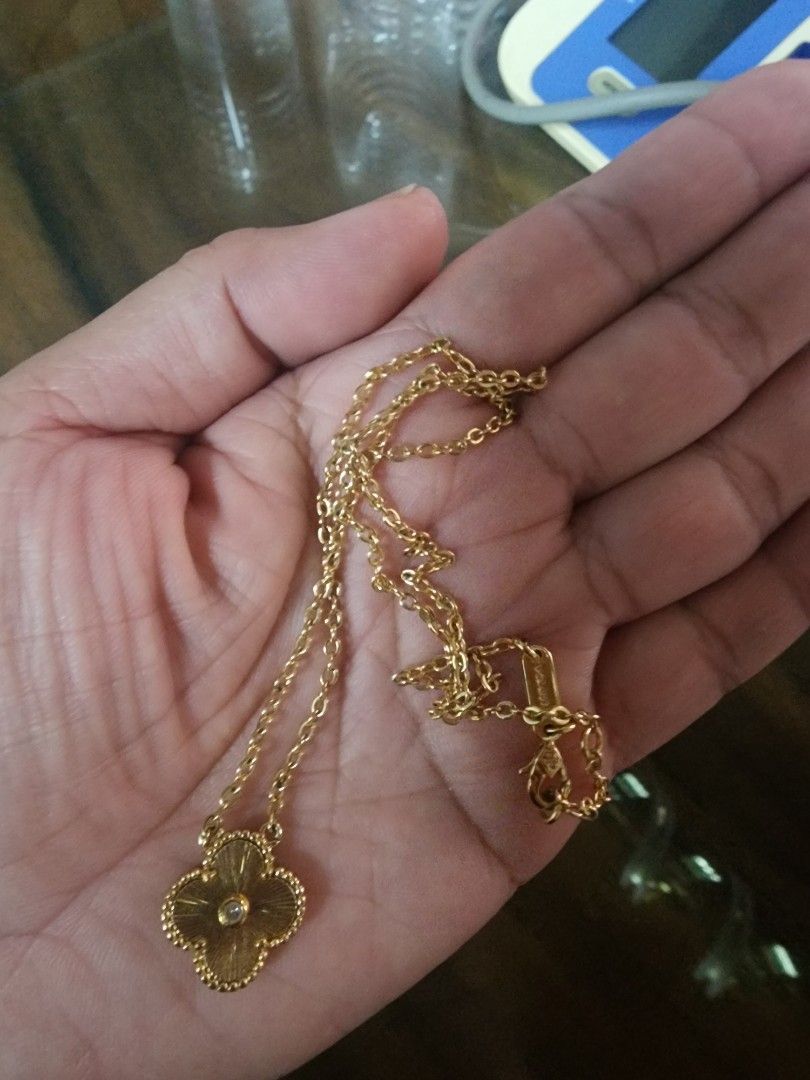 clover necklace (Category: Necklaces) located in Manila. Submitted by chrinathalie (Listing ID 1469197635, Image 2). Description: pm for more details..