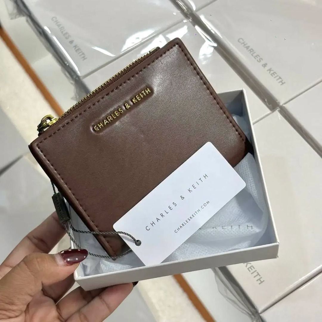 CnK Harmonee Top-Zip Small Wallet (Category: Wallets & Card holders) located in Quezon City. Submitted by mjmbagsandwatches (Listing ID 1469197857, Image 2). Description: CnK Harmonee Top-Zip Small Wallet ✅ 899 each +sf ✅ Size: (H)8.5cm x (W)11cm x (D)2cm ✅ 6 Card Slot(s) 4 Inner Fold(s) ✅ 1 Note Compartment(s) ✅ 1 Zip Compartment(s) ✅ M P 0 & Brandnew 📸 Actual Pictures Posted 📲 PM for orders and inquiries 📌We Ship Nationwide (+SF) 📌No Return
