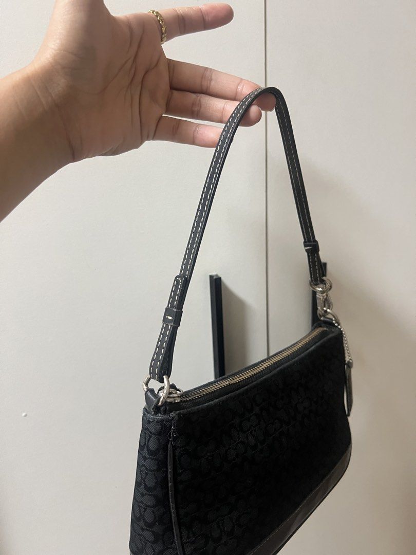 Coach bag demi black🖤👜 (Category: Shoulder Bags) located in Manila. Submitted by _ririamari (Listing ID 1469313811, Image 2). Description: Coach bag demi black👜🖤 Sign of use Condition 9.5/10 Please check the last photo. What you see is what you get. ₱****.
