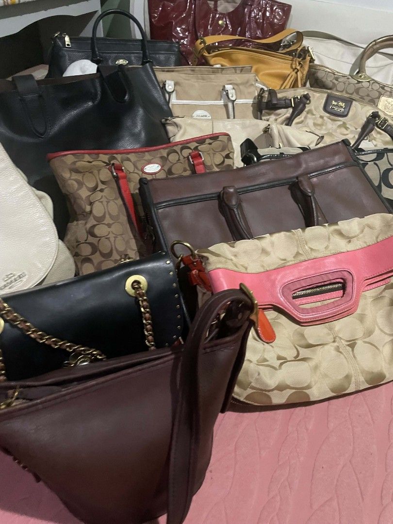 COACH BAGS FOR SALE (Category: Shoulder Bags) located in Legazpi City. Submitted by treasurebonbon (Listing ID 1469303474, Image 3). Description: ✨ COACH BAGS FOR SALE! 👜🤎 It's time to let go of some pieces from my personal Coach bag collection! 🥹✨ ✔️ 100% Authentic Coach Bags 👜 Personally owned collection 💸 Selling at very reasonable and friendly prices! 🤎 Perfect for those who love authentic Coach bags at a good price. 📩 PM me for more d