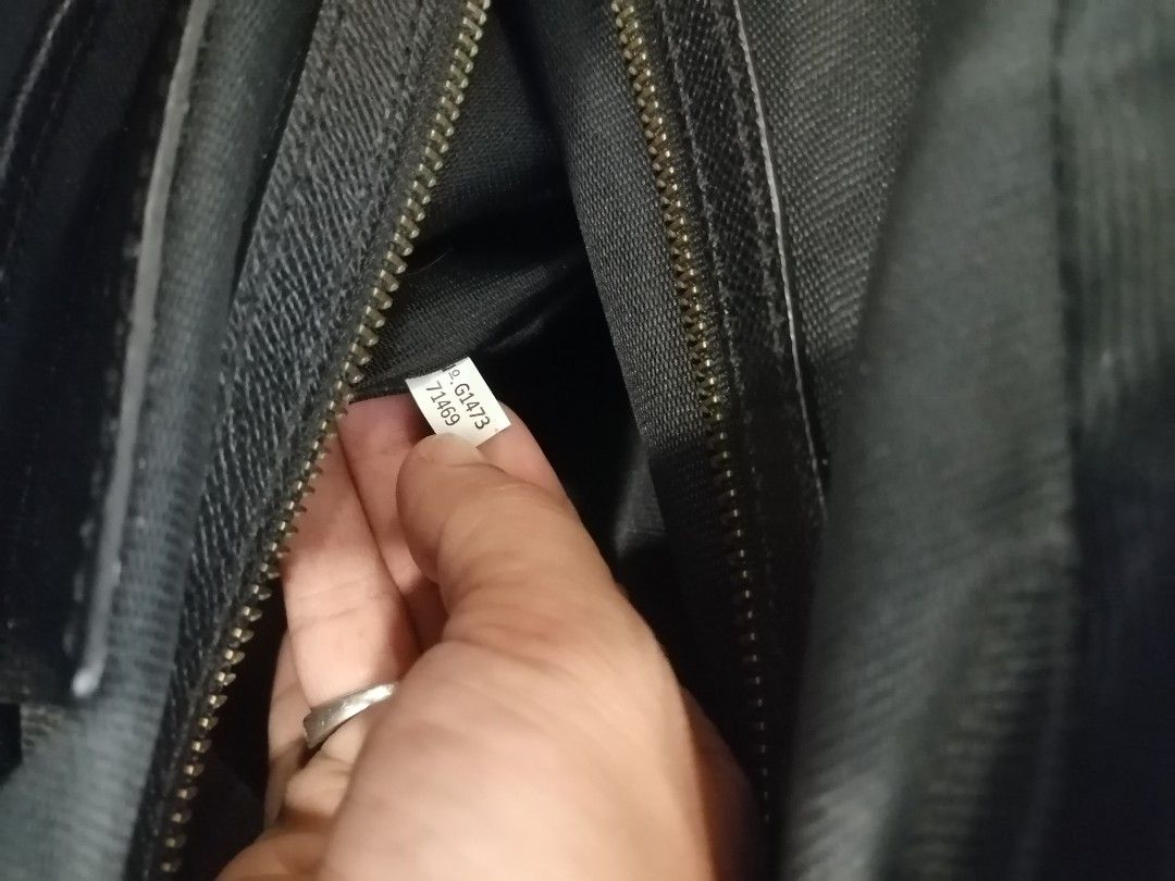 Coach document/laptopbag/officebag (Category: Briefcases) located in Digos. Submitted by crodualady82694 (Listing ID 1469254294, Image 1). Description: Coach Black Leather Men's Briefcase with Top Handles.
