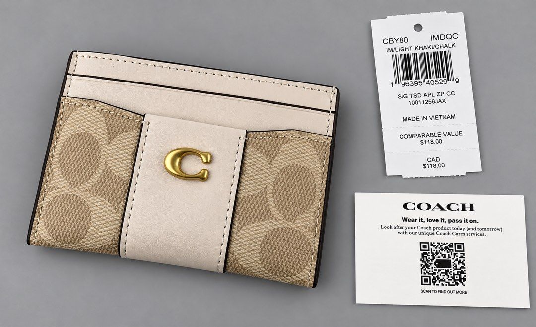 Coach Essential Card Case in Signature Canvas (Category: Wallets & Card holders) located in Binan City. Submitted by pinkykeenshop (Listing ID 1469232784, Image 1). Description: .