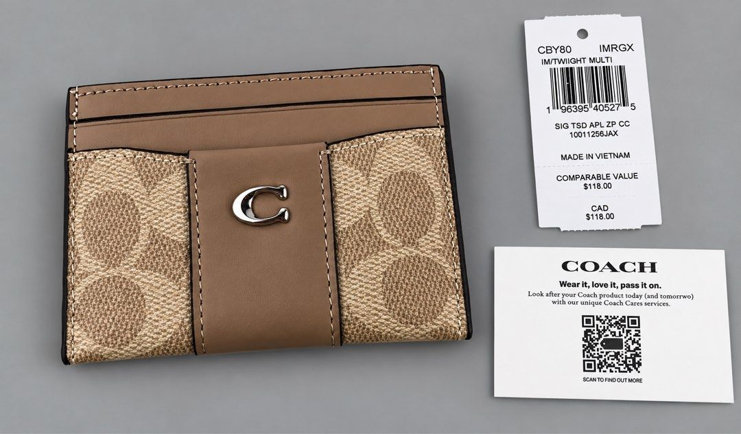 Coach Essential Card Case in Signature Canvas (Category: Wallets & Card holders) located in Binan City. Submitted by pinkykeenshop (Listing ID 1469232865, Image 1). Description: .