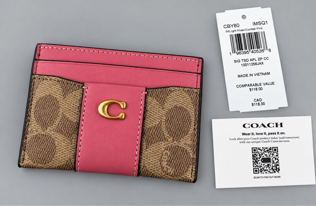 Coach Essential Card Case in Signature Canvas (Category: Wallets & Card holders) located in Binan City. Submitted by pinkykeenshop (Listing ID 1469233203, Image 1). Description: .