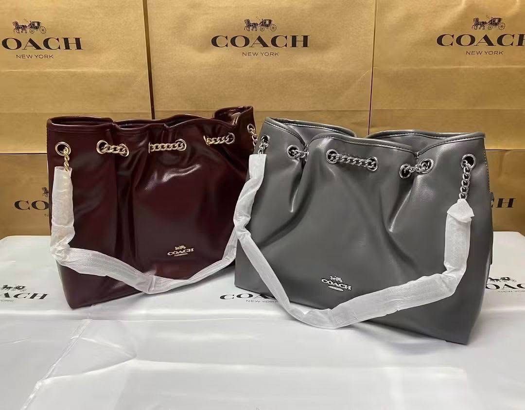 Coach Evelyn Medium (Category: Shoulder Bags) located in Binan City. Submitted by pinkykeenshop (Listing ID 1469366957, Image 3). Description: .