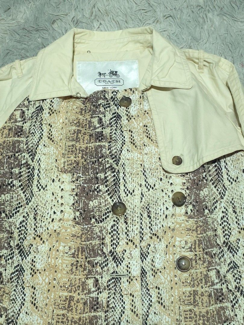 Coach Jacket (Category: Coats, Jackets and Outerwear) located in Abulug. Submitted by humanwhosellthings (Listing ID 1469321092, Image 3). Description: Size Medium 19.5W x 26L Excellent Condition No issue.