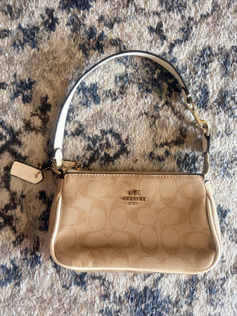 Coach nolita (Category: Luxury Bags & Wallets) located in San Pascual. Submitted by s3resale (Listing ID 1469175221, Image 1). Description: Faded hardware See photos Asa photos napo details ng bag :) .