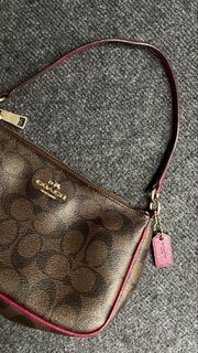 (Category: ) located in . Submitted by enchantiquebyygtrends (Listing ID 1469381159, Image 1). Description: .
