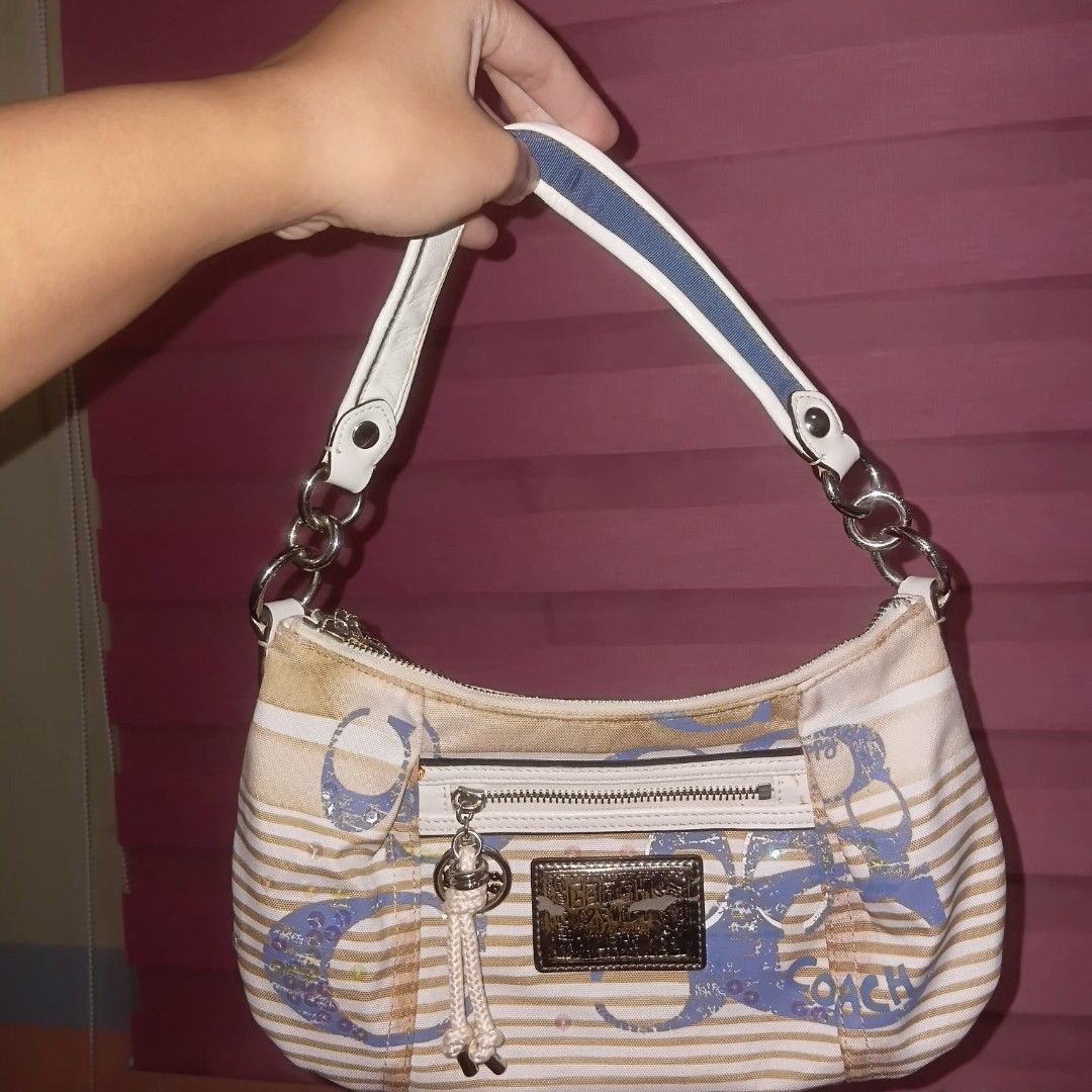 COACH POPPY SMALL (Category: Luxury Bags & Wallets) located in Manila. Submitted by twentyfifthbymaria (Listing ID 1469310718, Image 3). Description: .