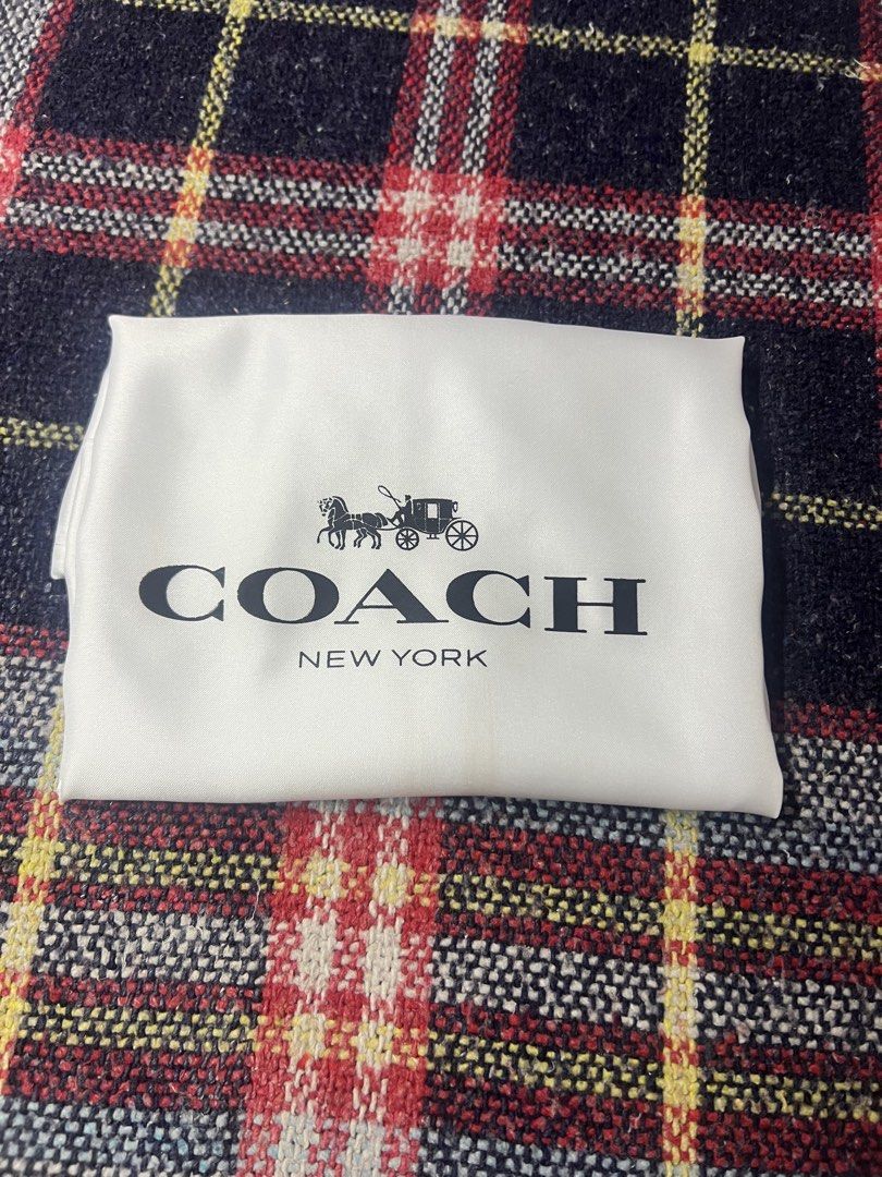 Coach Silk Dust Bag (Category: Luxury Accessories) located in Makati City. Submitted by heyitscesss (Listing ID 1469298302, Image 1). Description: Cch small-med dust bag 🌸.