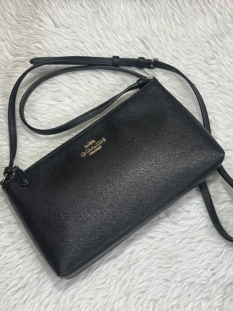 Coach sling (Category: Cross-body Bags) located in General Trias. Submitted by mybag2025 (Listing ID 1469167907, Image 1). Description: .