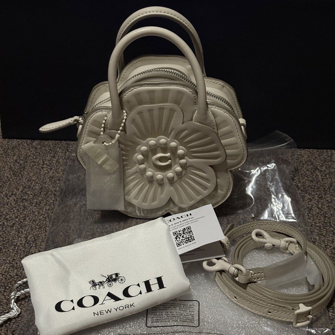 Coach Tea Rose Mini Bag (Category: Luxury Bags & Wallets) located in Pasig City. Submitted by madiscarte.ph (Listing ID 1469240524, Image 1). Description: New w cc and dustbag.