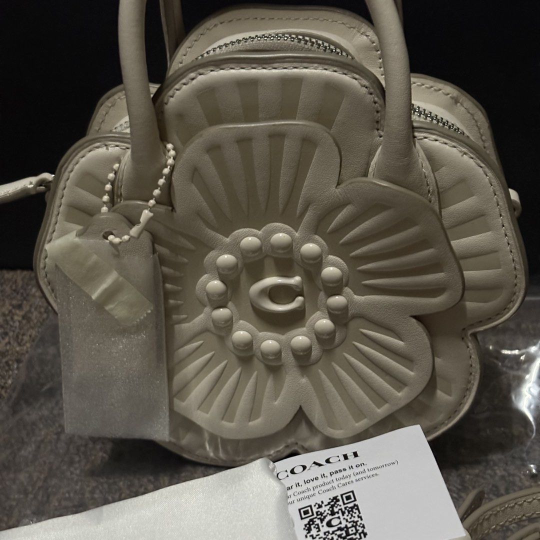Coach Tea Rose Mini Bag (Category: Luxury Bags & Wallets) located in Pasig City. Submitted by madiscarte.ph (Listing ID 1469240524, Image 3). Description: New w cc and dustbag.