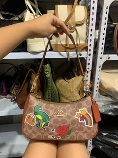 (Category: ) located in . Submitted by _prettysimplecollection (Listing ID 1469318832, Image 1). Description: .