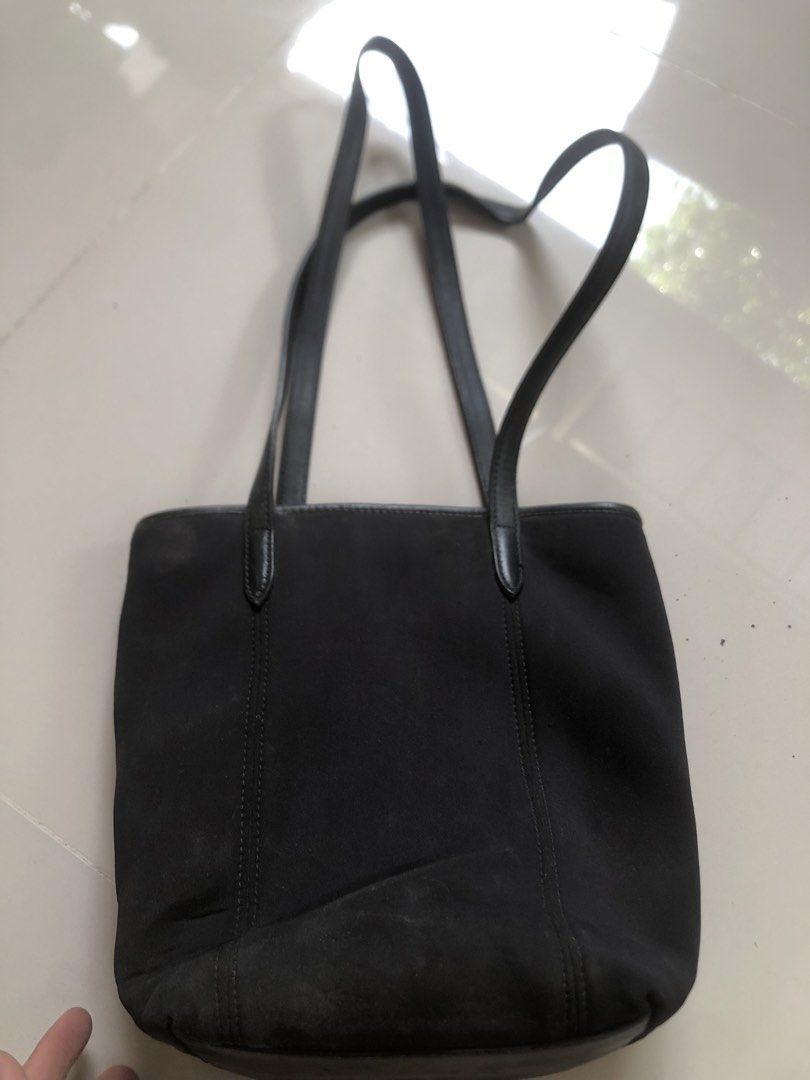 Coach tote bag (Category: Luxury Bags & Wallets) located in Binalbagan. Submitted by kianbenedict024 (Listing ID 1469188303, Image 2). Description: Coach tote bag .