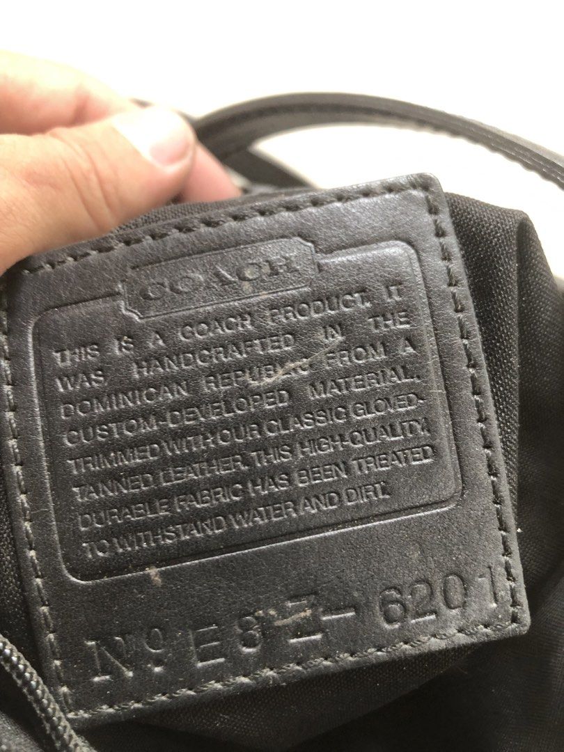 Coach tote bag (Category: Luxury Bags & Wallets) located in Binalbagan. Submitted by kianbenedict024 (Listing ID 1469188303, Image 3). Description: Coach tote bag .