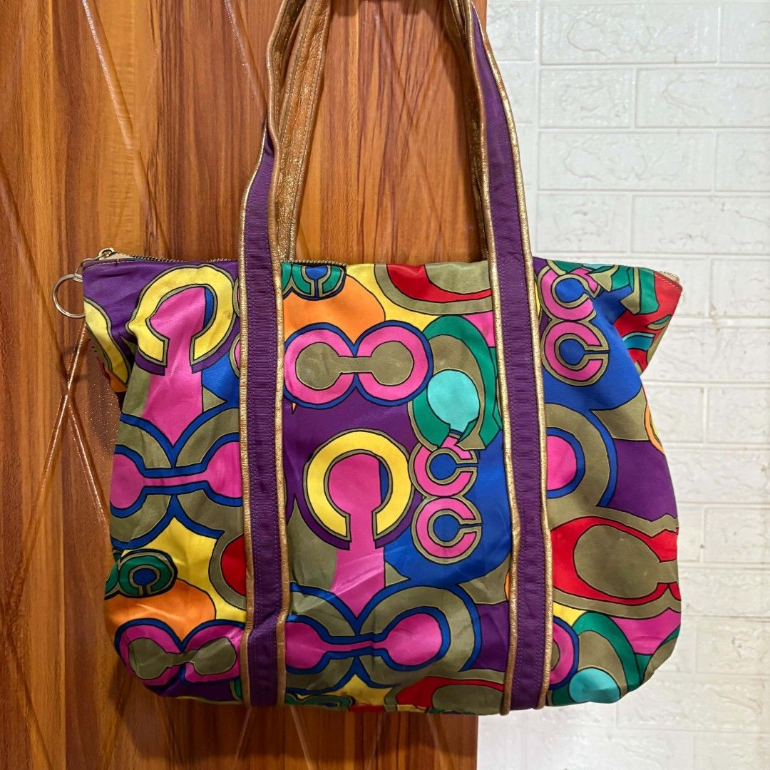 Coach tote bag (Category: Tote Bags) located in Carmen. Submitted by aquarius.00 (Listing ID 1469273680, Image 2). Description: sign of used need linis lang kunti flaws creed.