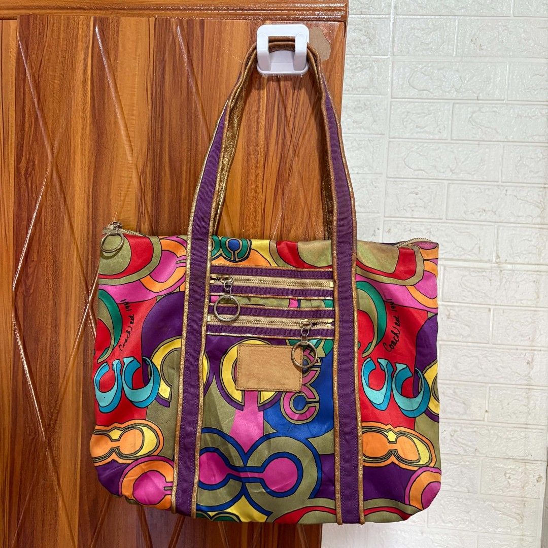Coach tote bag (Category: Tote Bags) located in Carmen. Submitted by aquarius.00 (Listing ID 1469273680, Image 1). Description: sign of used need linis lang kunti flaws creed.
