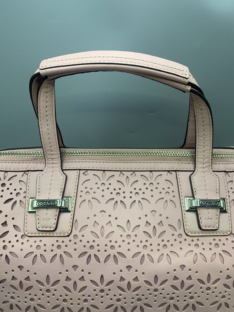 COACH TWOWAY EYELET PINK BAG (Category: Shoulder Bags) located in Bulacan. Submitted by ridersthrift_ph (Listing ID 1469173846, Image 2). Description: Authentic Coach Eyelet Pink Two Way Bag No Flaws Smooth Condition gagamitin mo nalang Check flicks for details Gcash or Bank Payment Bulacan 📍.
