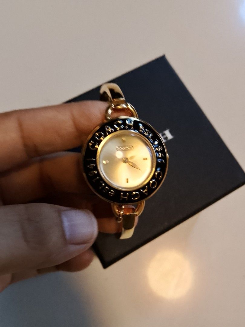 Coach watch (Category: Women's Watches) located in Manila. Submitted by wildwind_73f77a (Listing ID 1469213420, Image 2). Description: excellent condition.
