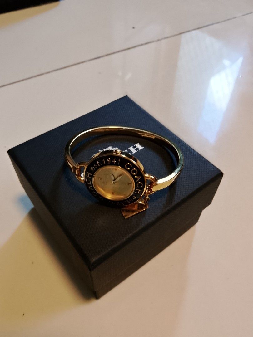 Coach watch (Category: Women's Watches) located in Manila. Submitted by wildwind_73f77a (Listing ID 1469213420, Image 3). Description: excellent condition.