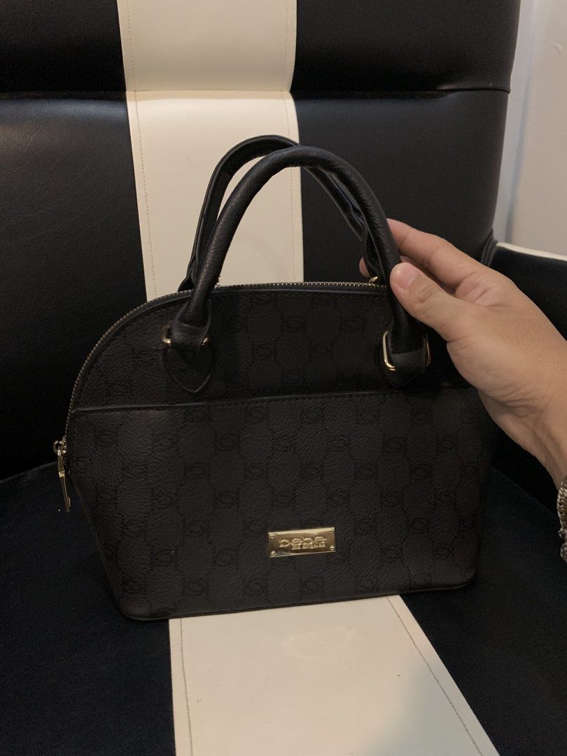COACH/BEBE BAG (Category: Tote Bags) located in Urbiztondo. Submitted by ajtrip9 (Listing ID 1469172505, Image 2). Description: 1K FOR BOTH AUTHENTIC.