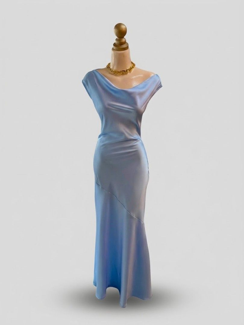 cocktail.long Dress (Category: Evening dresses & gowns) located in Manila. Submitted by nikita02_kara (Listing ID 1469230471, Image 3). Description: 📌Cocktail Long satin gown unblance floor leght fit small up.medium.only.model.wear are the same at actual shipping fee c/o buyer.