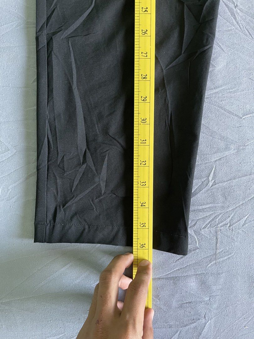 Columbia Black Outdoor Pants Size M (Category: Trousers) located in Cagayan de Oro. Submitted by jekdels05 (Listing ID 1469164445, Image 3). Description: - Brand: Columbia - Color: Black - Size: Medium (Tag inside) - Material: Lightweight fabric, ideal for hiking or casual wear - Features: Elastic waistband with belt loops, two front pockets - Measurements (approximate): Waist 14" flat, Total length 36", Leg opening 8" - Condition: Clean inside a