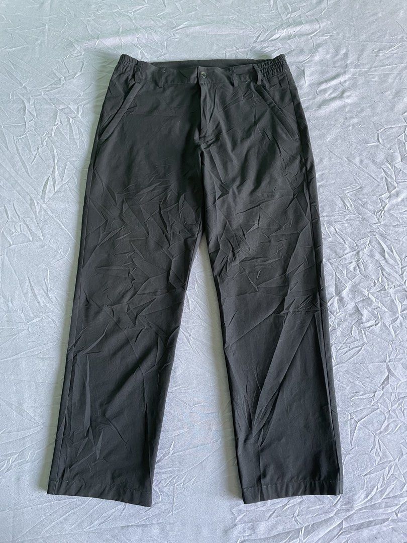 Columbia Black Outdoor Pants Size M (Category: Trousers) located in Cagayan de Oro. Submitted by jekdels05 (Listing ID 1469164445, Image 1). Description: - Brand: Columbia - Color: Black - Size: Medium (Tag inside) - Material: Lightweight fabric, ideal for hiking or casual wear - Features: Elastic waistband with belt loops, two front pockets - Measurements (approximate): Waist 14" flat, Total length 36", Leg opening 8" - Condition: Clean inside a