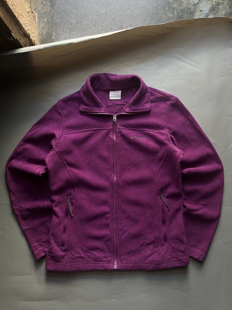COLUMBIA FLEECE JACKET (Category: Coats, Jackets and Outerwear) located in Manila. Submitted by thriftwhoop (Listing ID 1469260564, Image 2). Description: .
