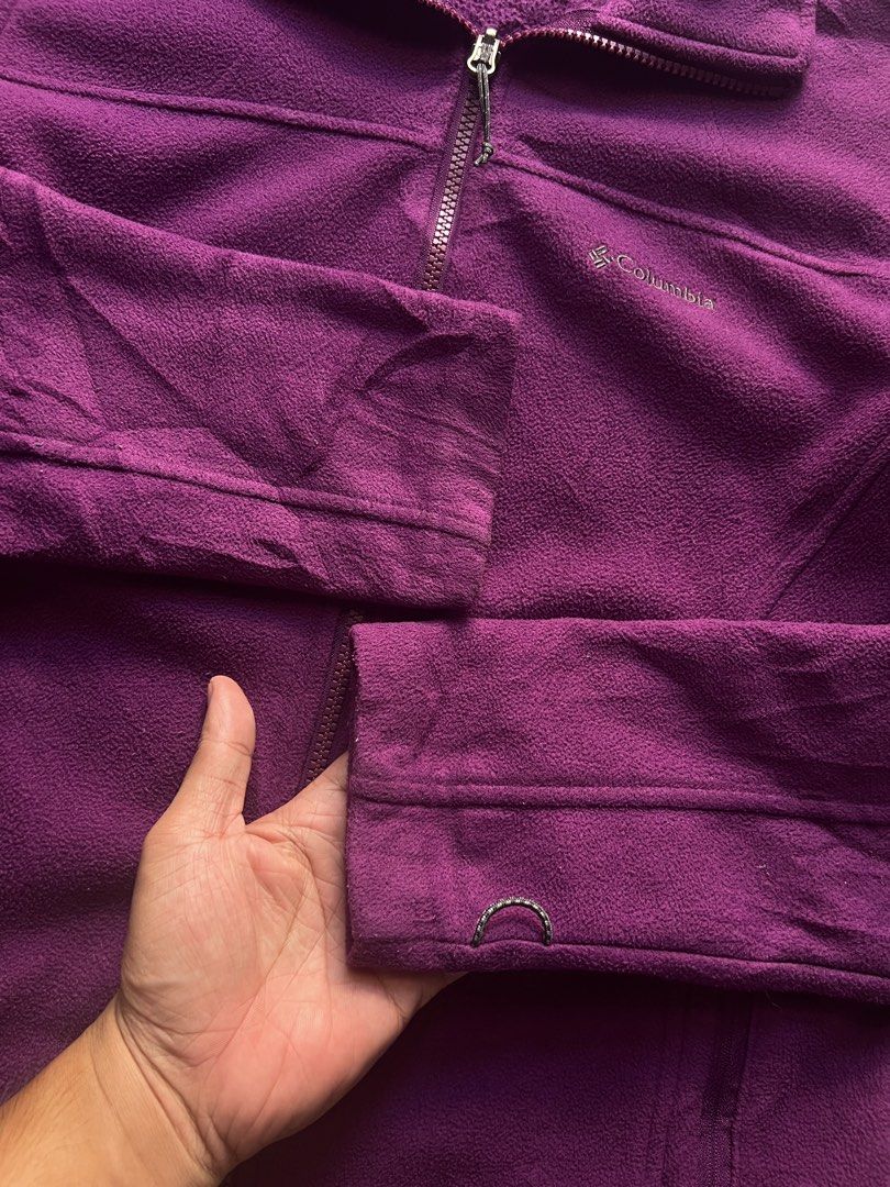 COLUMBIA FLEECE JACKET (Category: Coats, Jackets and Outerwear) located in Manila. Submitted by thriftwhoop (Listing ID 1469260564, Image 3). Description: .