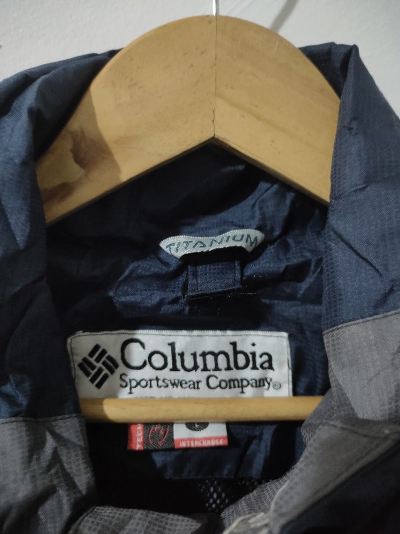 Columbia Omnitect Rain Jacket (Category: Coats, Jackets and Outerwear) located in Ozamiz City. Submitted by ukaygrails (Listing ID 1469265988, Image 3). Description: Excellent condition Very minor issue see last pic Dimes 24/29.