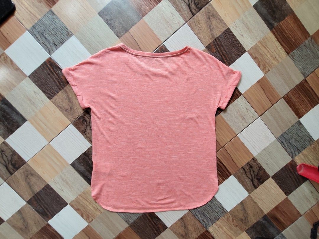 Columbia Omni-Wicl Blouse (Category: Activewear) located in General Santos City (Dadiangas). Submitted by alfredanth42291 (Listing ID 1469212074, Image 2). Description: COLUMBIA OMNI-WICK BLOUSE light orange XL (W-21 L-27) -100% polyester ✓excellent condition 235 #sports #running #gym #pickleball.