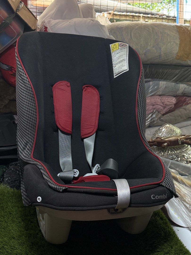 COMBI COCCORO CARSEAT (Category: Car Seats) located in Sablan. Submitted by gongonshelley12 (Listing ID 1469209193, Image 2). Description: COMBI COCCORO CARSEAT LIGHTWEIGHT; SPACE SAVING EXCELLENT NA EXCELLENT PO ETO.